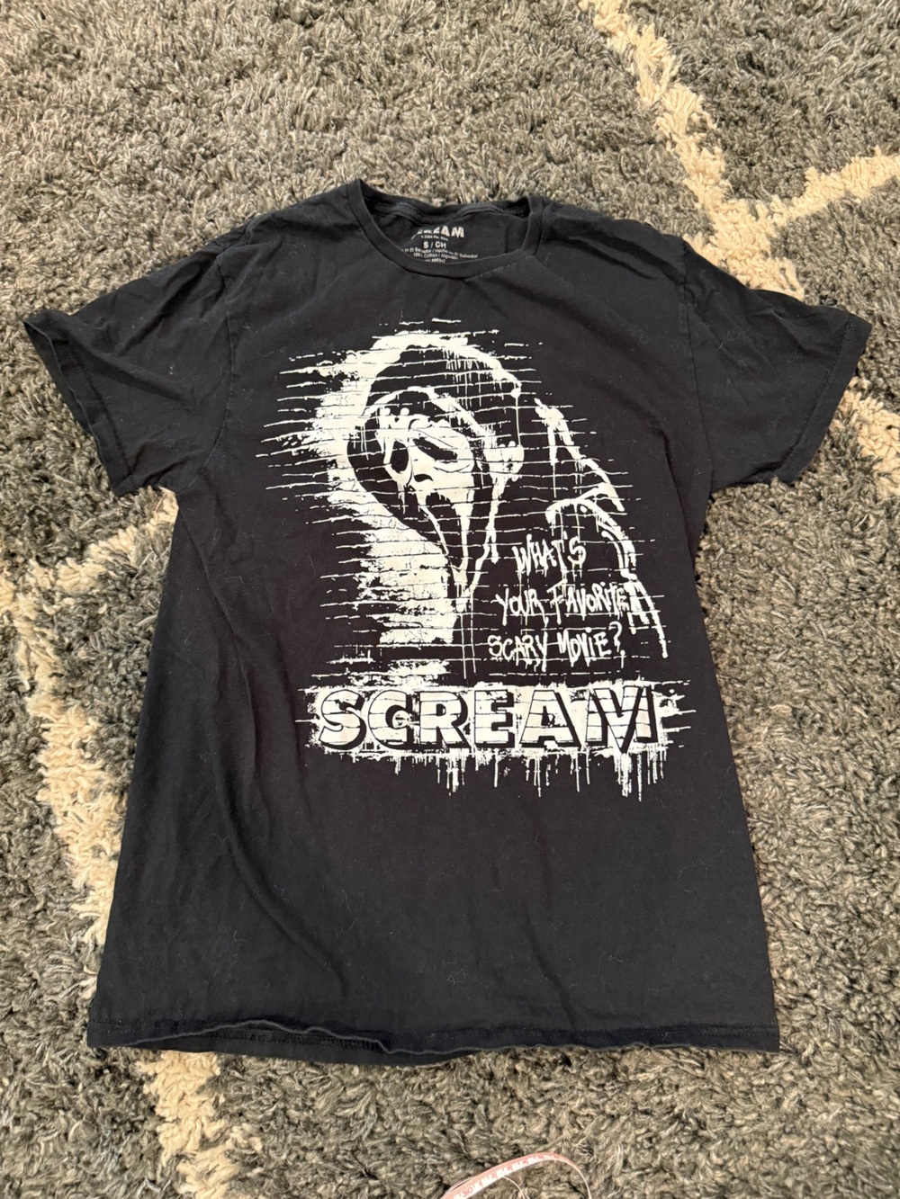 Scream shirt size small EUC
